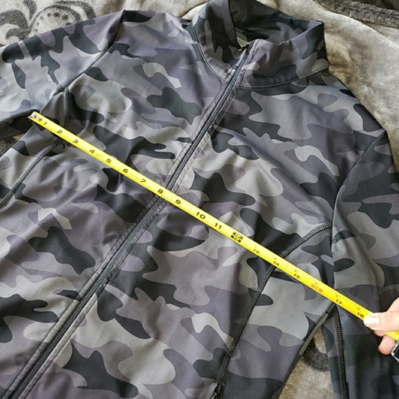 5 For $25✨️ Lole Womens Medium Work Out Army Print Camo Jacket ZipUp Sweater - Picture 2 of 8